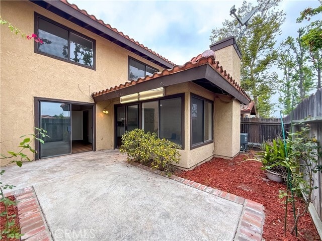 Building Photo - 1034 Romney Dr