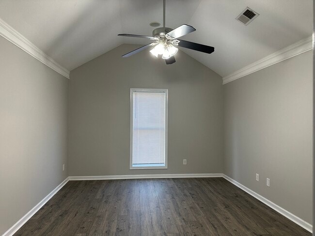 Building Photo - 162 Romie Dr