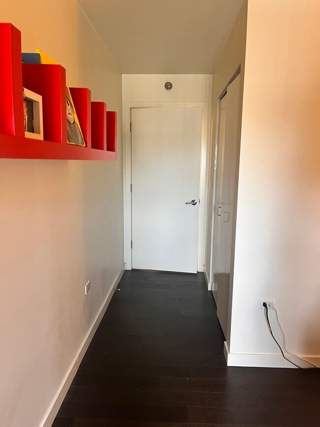 Building Photo - 235 W Van Buren St