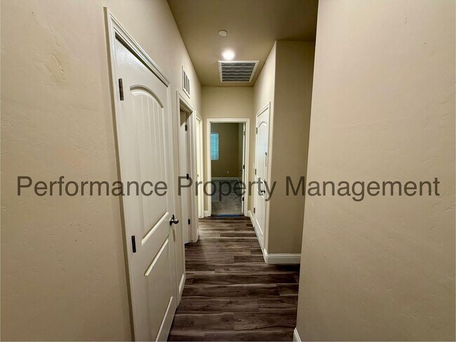 Building Photo - Charming 4 Bed/2 Bath SW Home w/ Solar & $0 Deposit Option