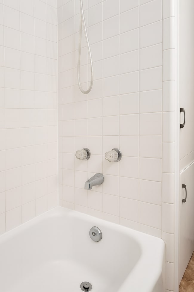 Building Photo - 110 E 30th St