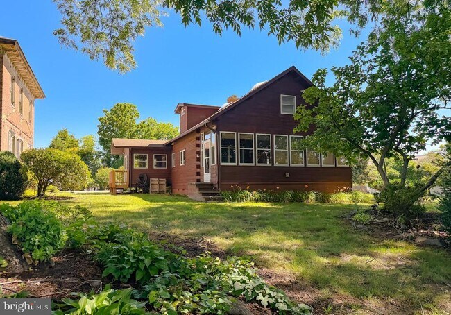 Building Photo - 23581 Belmar Dr