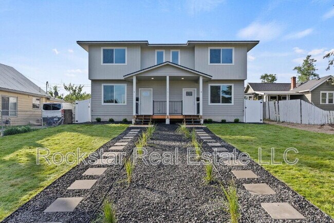 Primary Photo - 1817 W Chelan Ave