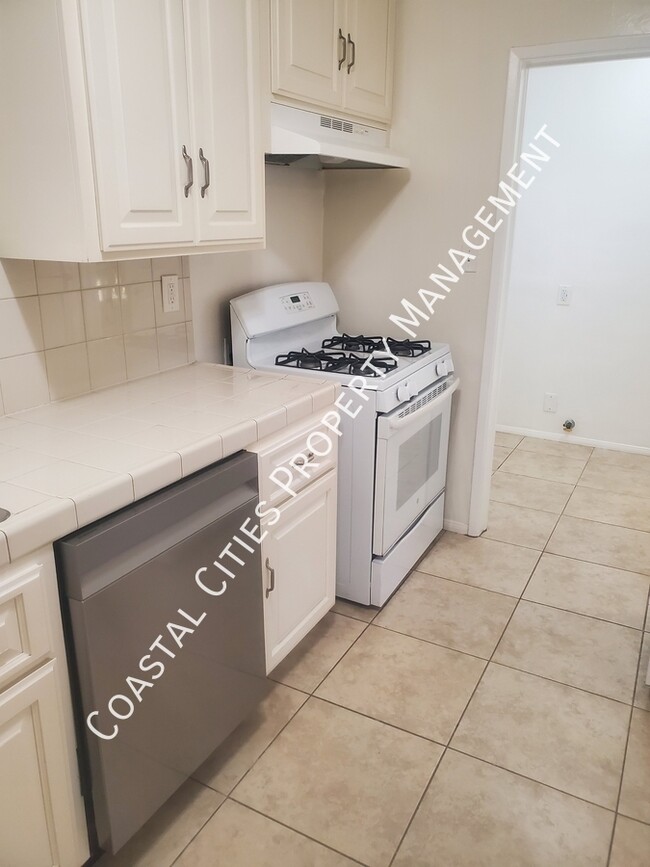 Building Photo - 4408 Ostrom Ave