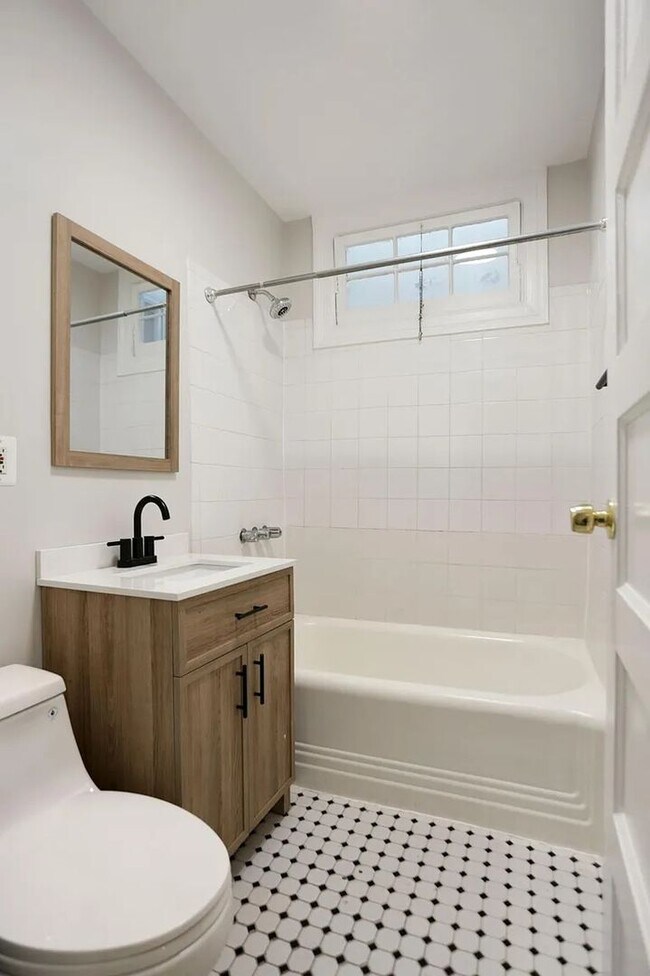 Building Photo - 1712 West Virginia Ave NE