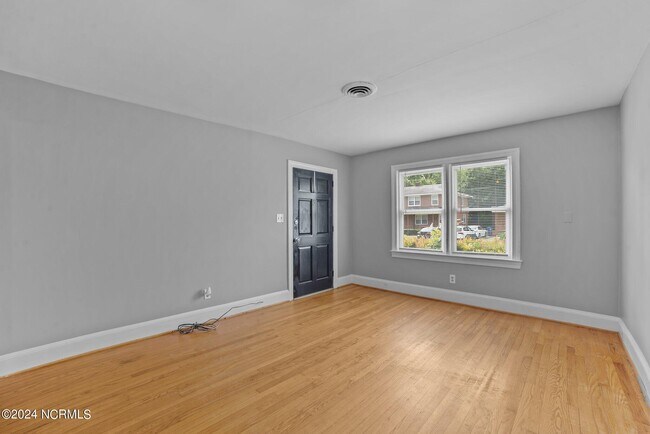 Building Photo - 1309 Willow St