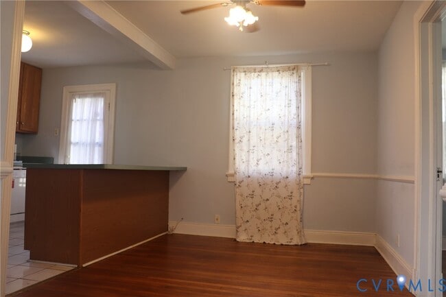 Building Photo - 2628 Kenwood Ave