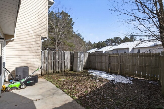 Building Photo - 46095 Maria Way