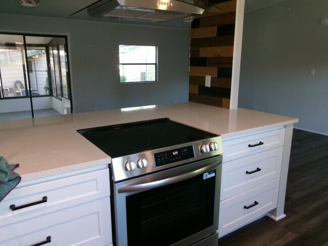 Building Photo - 4 Gentle Ben Path