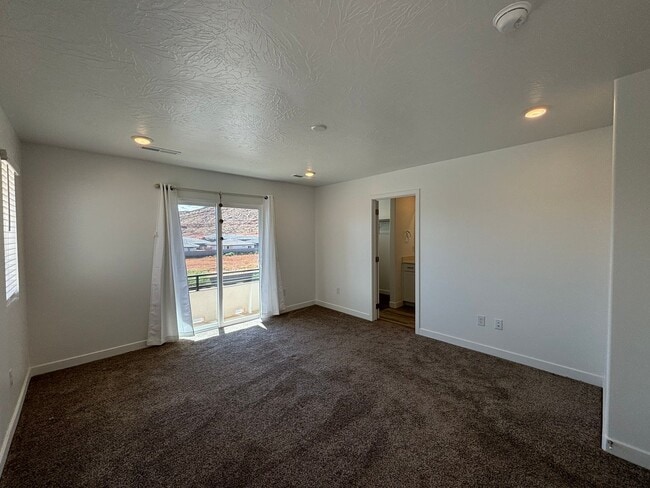 Building Photo - Long Valley Trails Unit