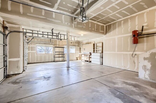 Building Photo - 6787 Snead Ct