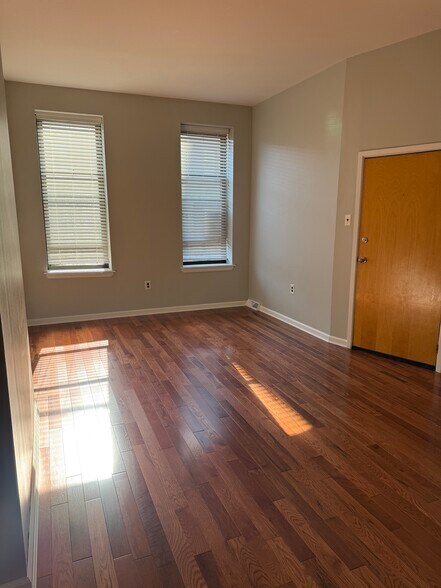 Building Photo - 1217 Snyder Ave