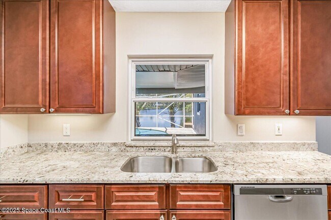 Building Photo - 436 Thrush Dr