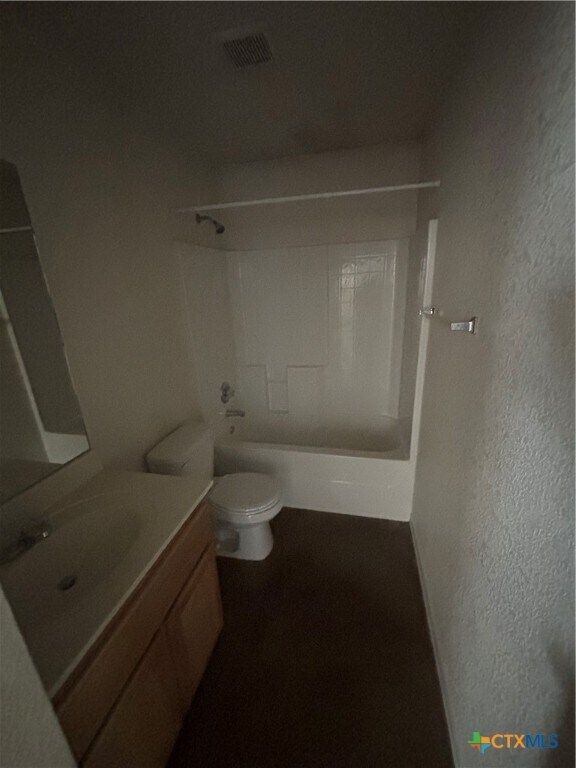 Building Photo - 105 Kings Ct