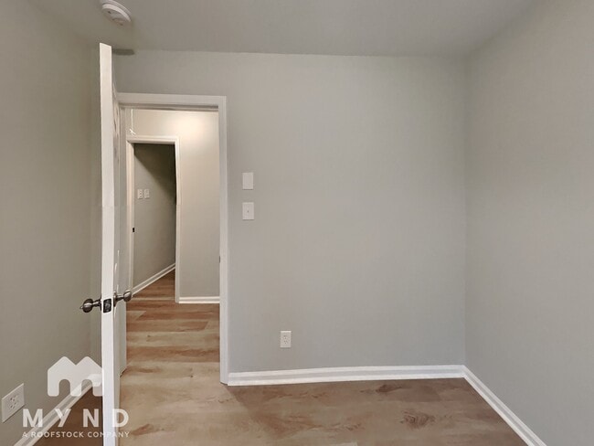 Building Photo - 5119 Snow White Ln
