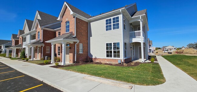 Building Photo - Bedroom, 1 Bathroom, Mid, Second Floor, Ap...