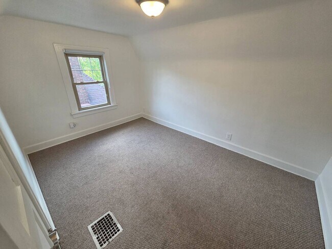 Building Photo - 17424 Winslow Rd