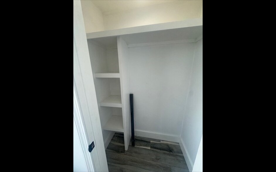 Building Photo - 252 E Eagle St