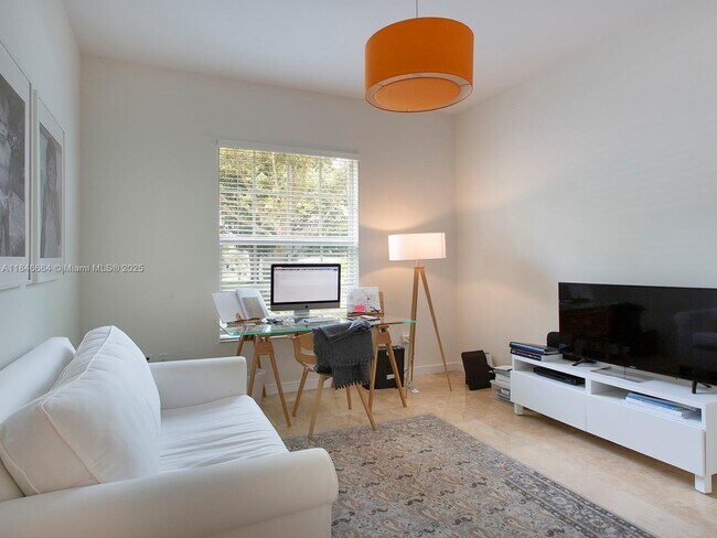 Building Photo - 7713 SW 54th Ct