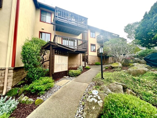 Building Photo - 185C -TL - CS