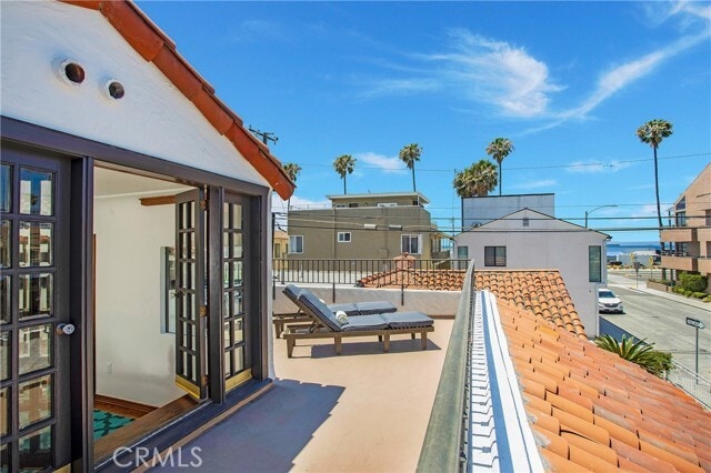 Building Photo - 26 La Verne Ave