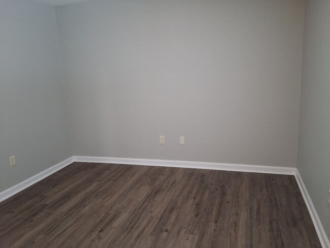 Building Photo - 1800 Preston St