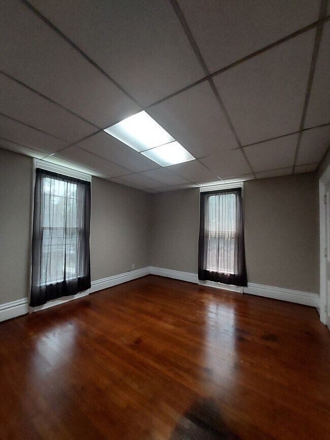 Building Photo - 292 Hudson Ave