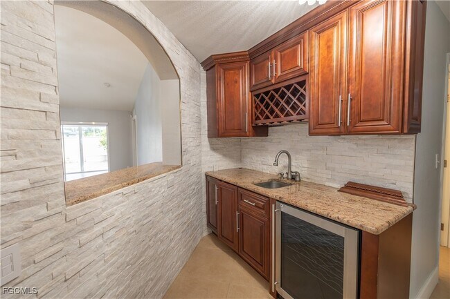 Building Photo - 1208 NW 21st Pl