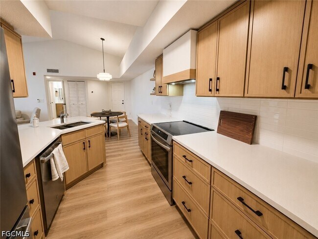 Building Photo - 13625 Eagle Ridge Dr