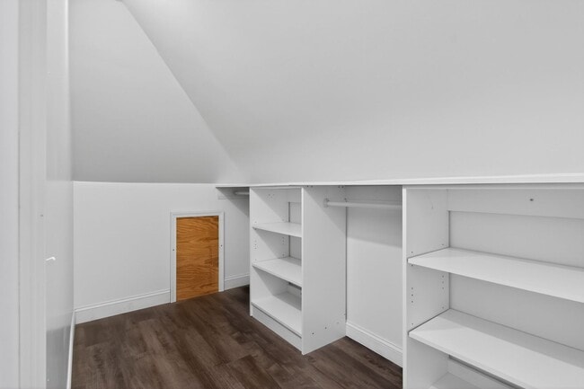 Building Photo - 18609 Broadfield Dr