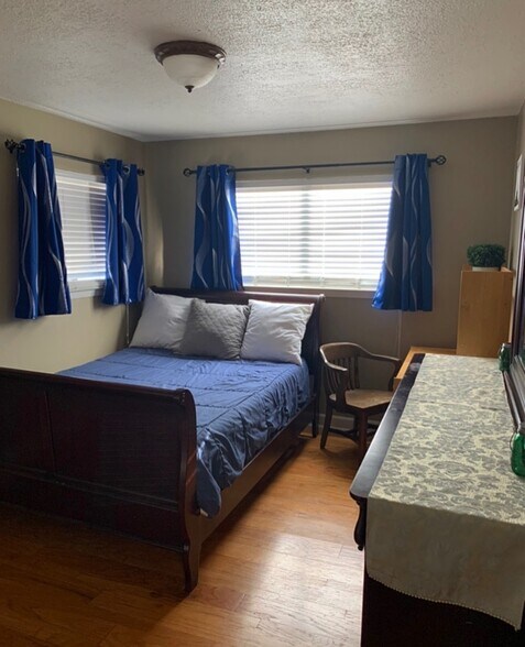 blue guest room - 8100 Red Willow Dr