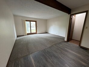 Building Photo - 4620 Grassridge Rd