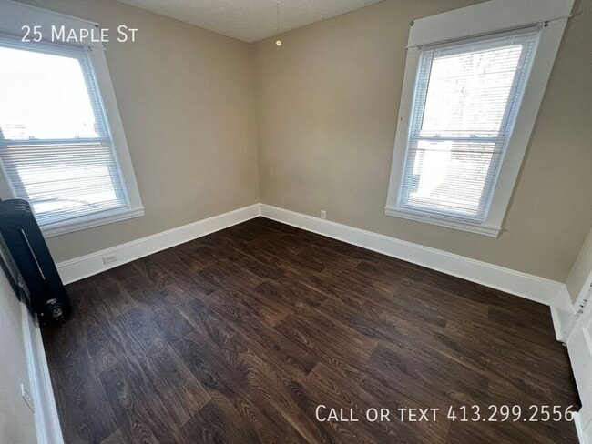 Building Photo - 25 Maple St