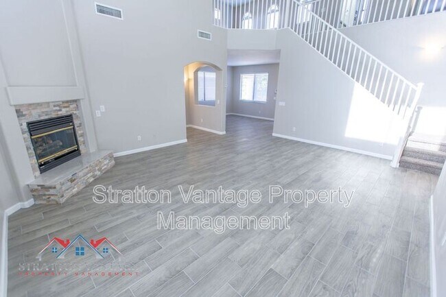 Building Photo - 16627 W McKinley St