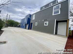 Building Photo - 3034 W Salinas