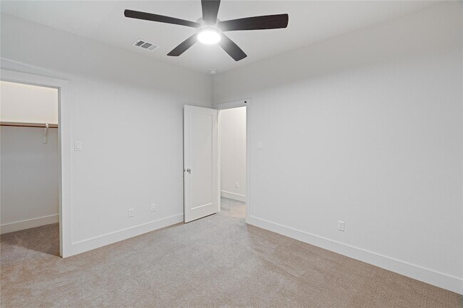 Building Photo - 1241 Summerbrooke Cir