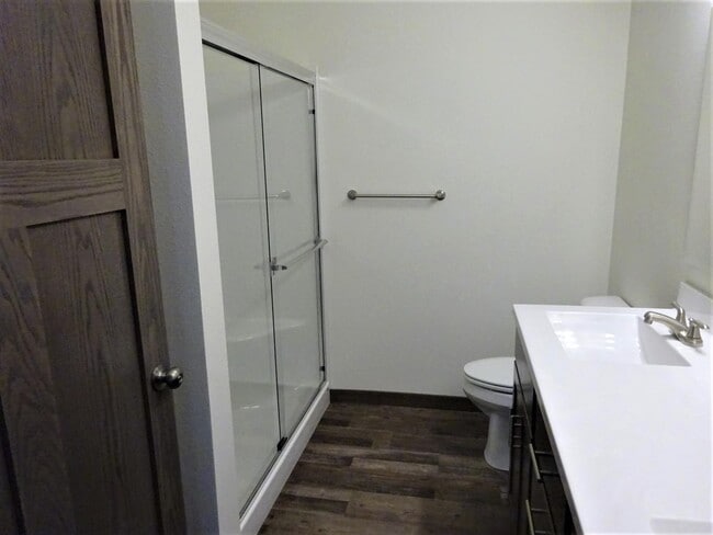 Building Photo - 706 McHugh Rd