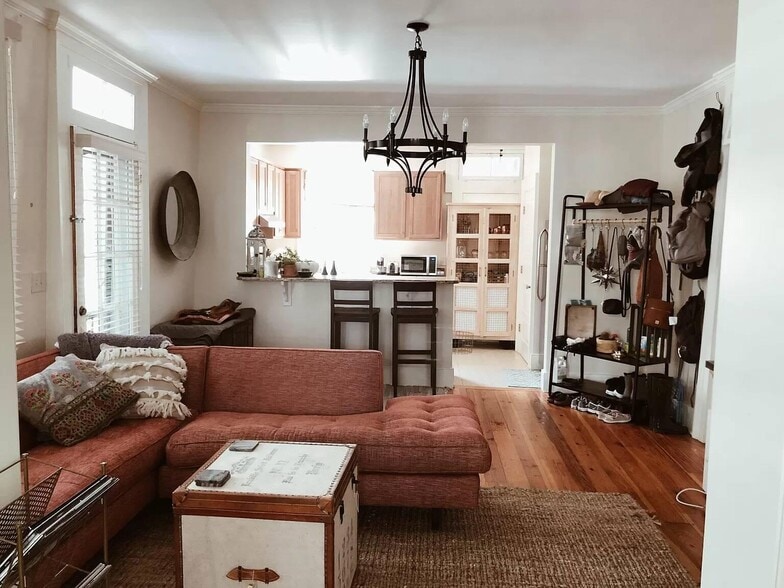 Building Photo - 9 Gadsden St