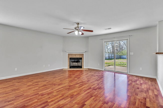 Building Photo - 138 Bermuda Lakes Dr