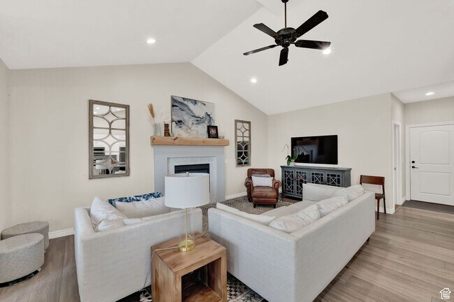 Building Photo - 1693 Crimson Oak Dr