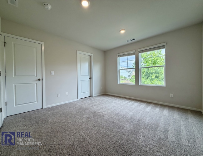 Building Photo - Modern 3BR/2.5BA Townhome in Cornelius – Bonus Loft, 2-Car Garage & Move-In Ready!