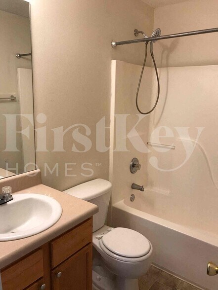 Building Photo - 420 Underwood Ct