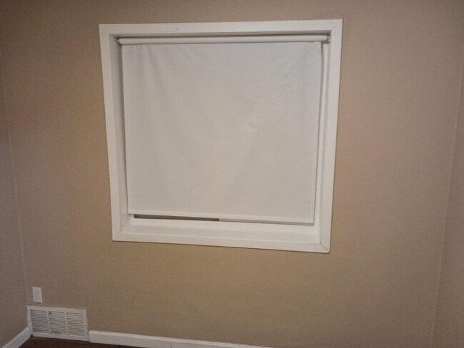 Building Photo - 3453 Ewald Cir