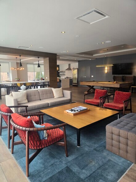 Building Photo - 1743 N Leavitt St