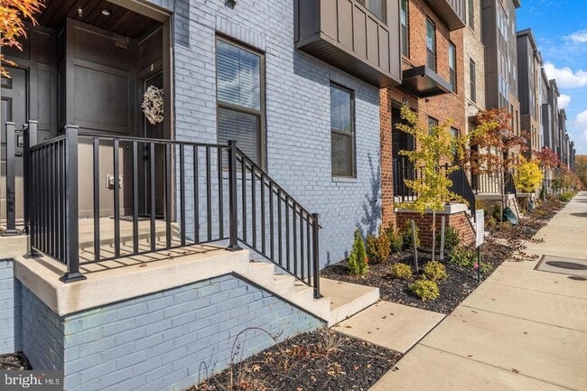 Building Photo - 10046 American Pharoah Ln