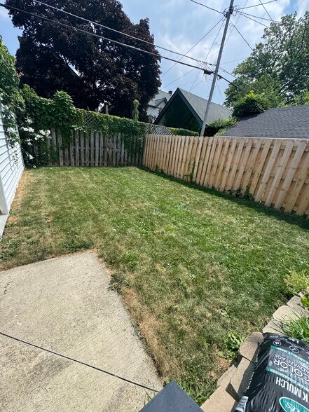 Private Back Yard - 1447 Lakeland Ave