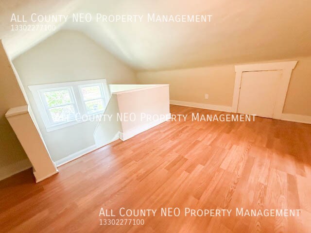 Building Photo - 126 E Mapledale Ave