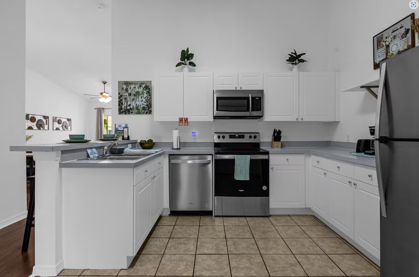 Kitchen - 8840 Grand Palms Cir