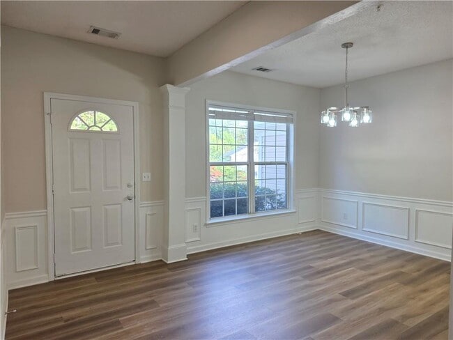 Building Photo - 137 Kenninghall Ct