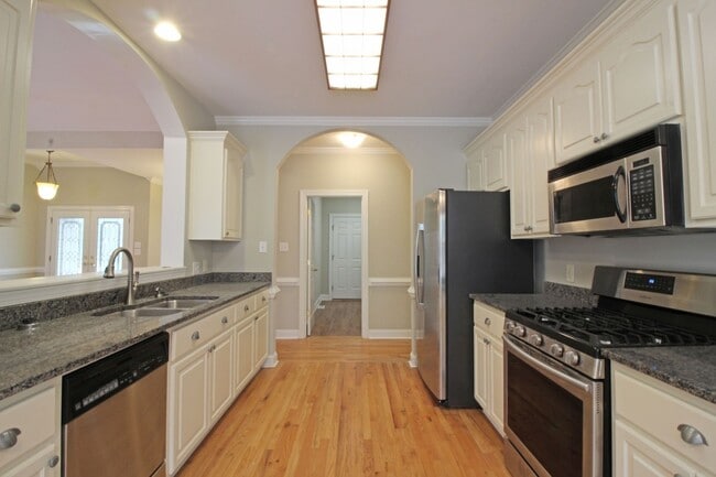 Building Photo - Lane Tree